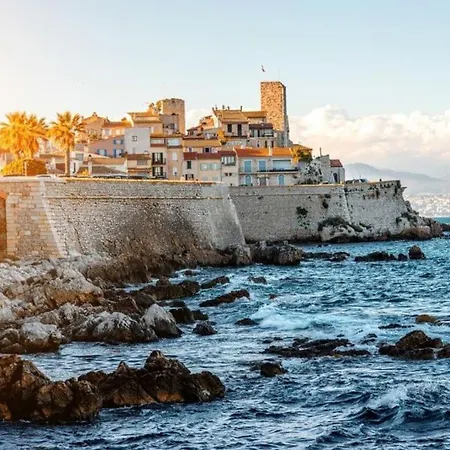 De Luxe Dans Le Centre D'antibes * أنتيب
